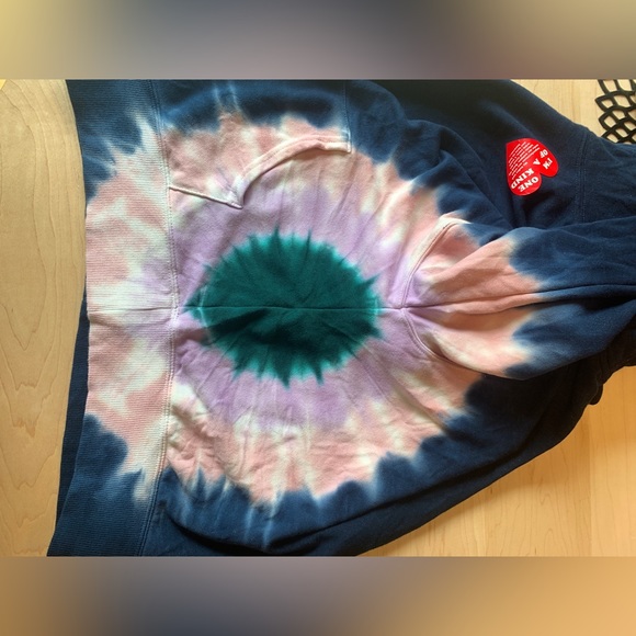 Wildfox hooded tie dye sweatshirt, size Small NWT - Picture 8 of 8